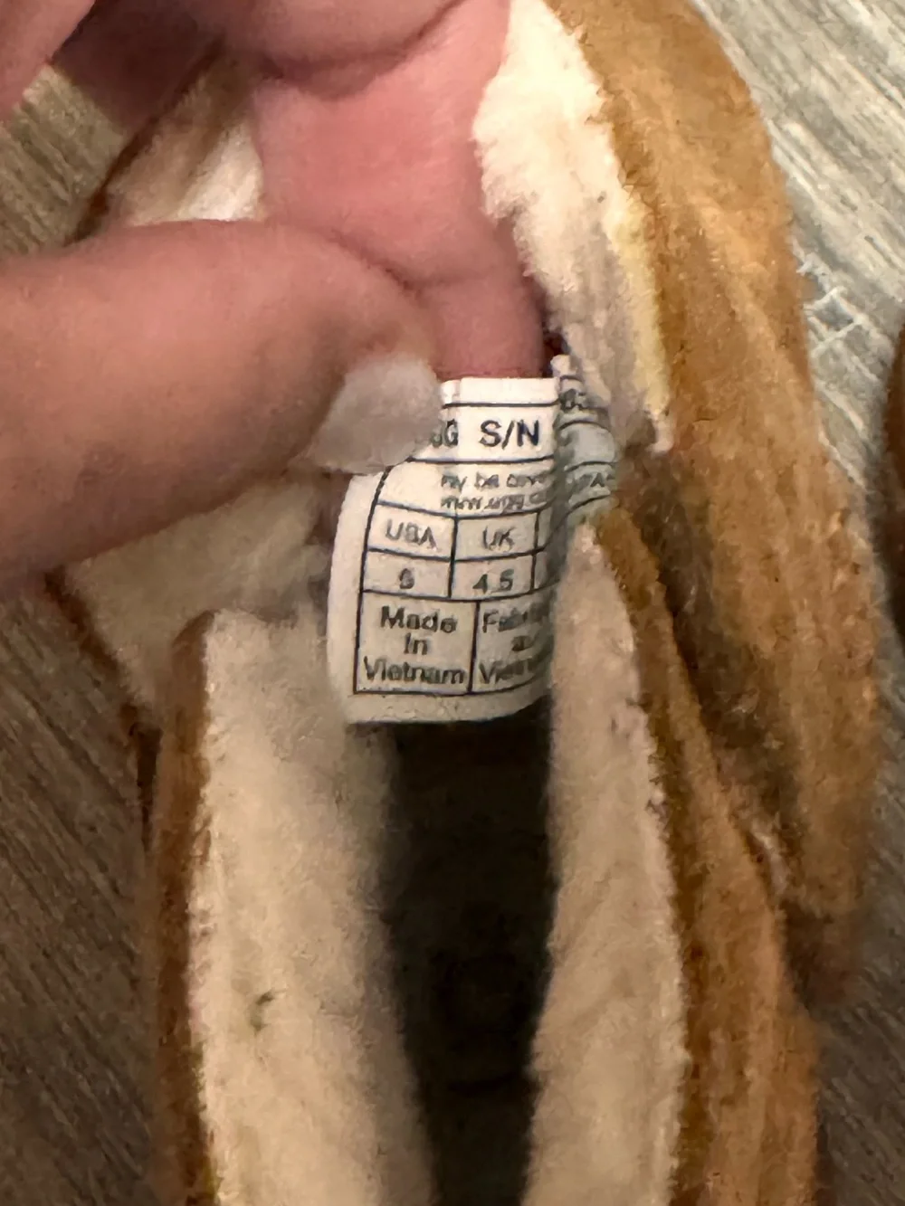 UGG Kids Chestnut Suede Shearling-Lined Boots